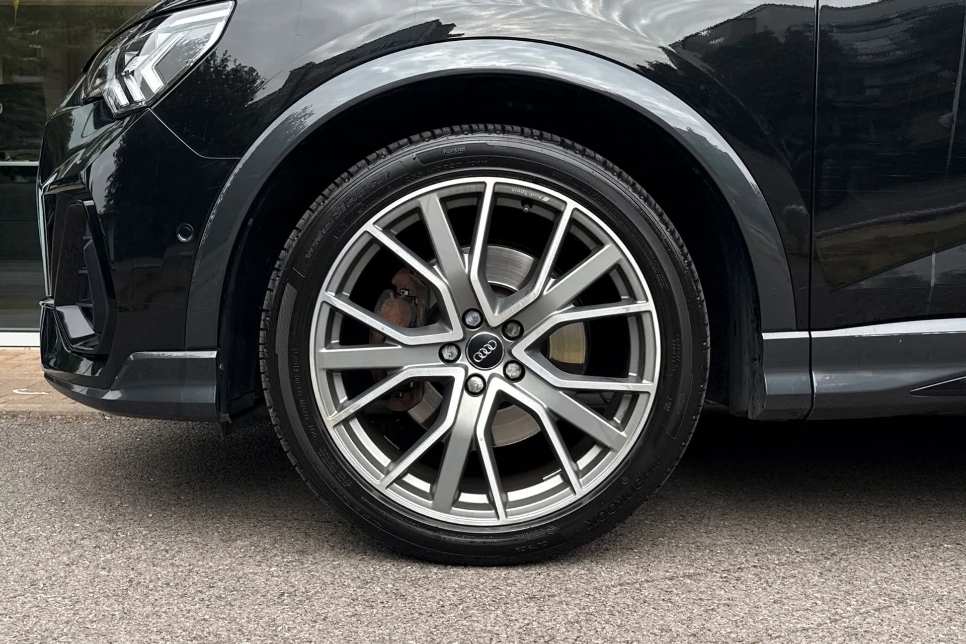 Audi Q3 thumbnail image number 6