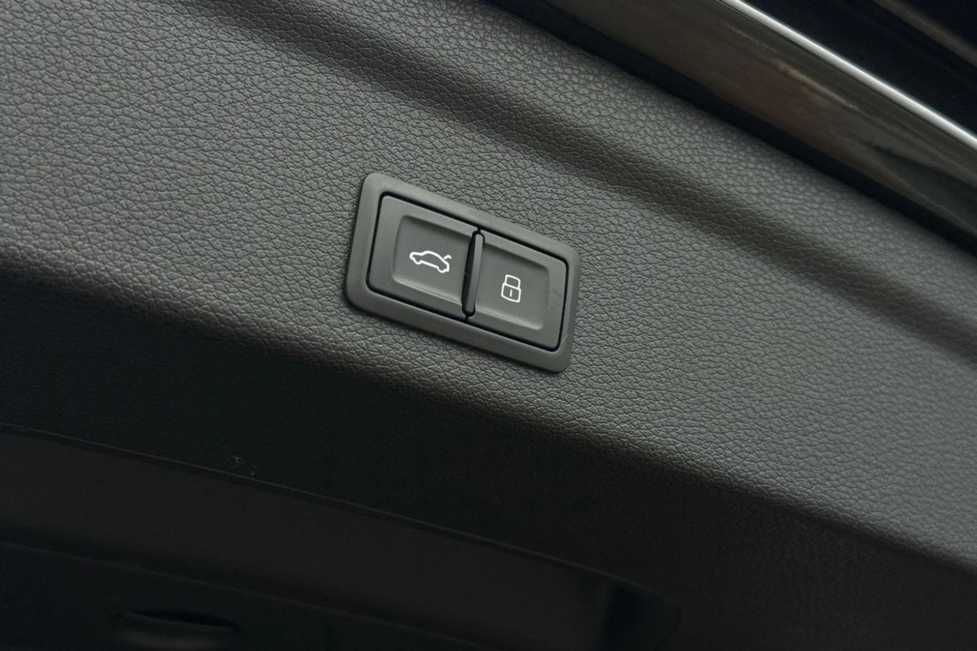 Audi Q3 thumbnail image number 19