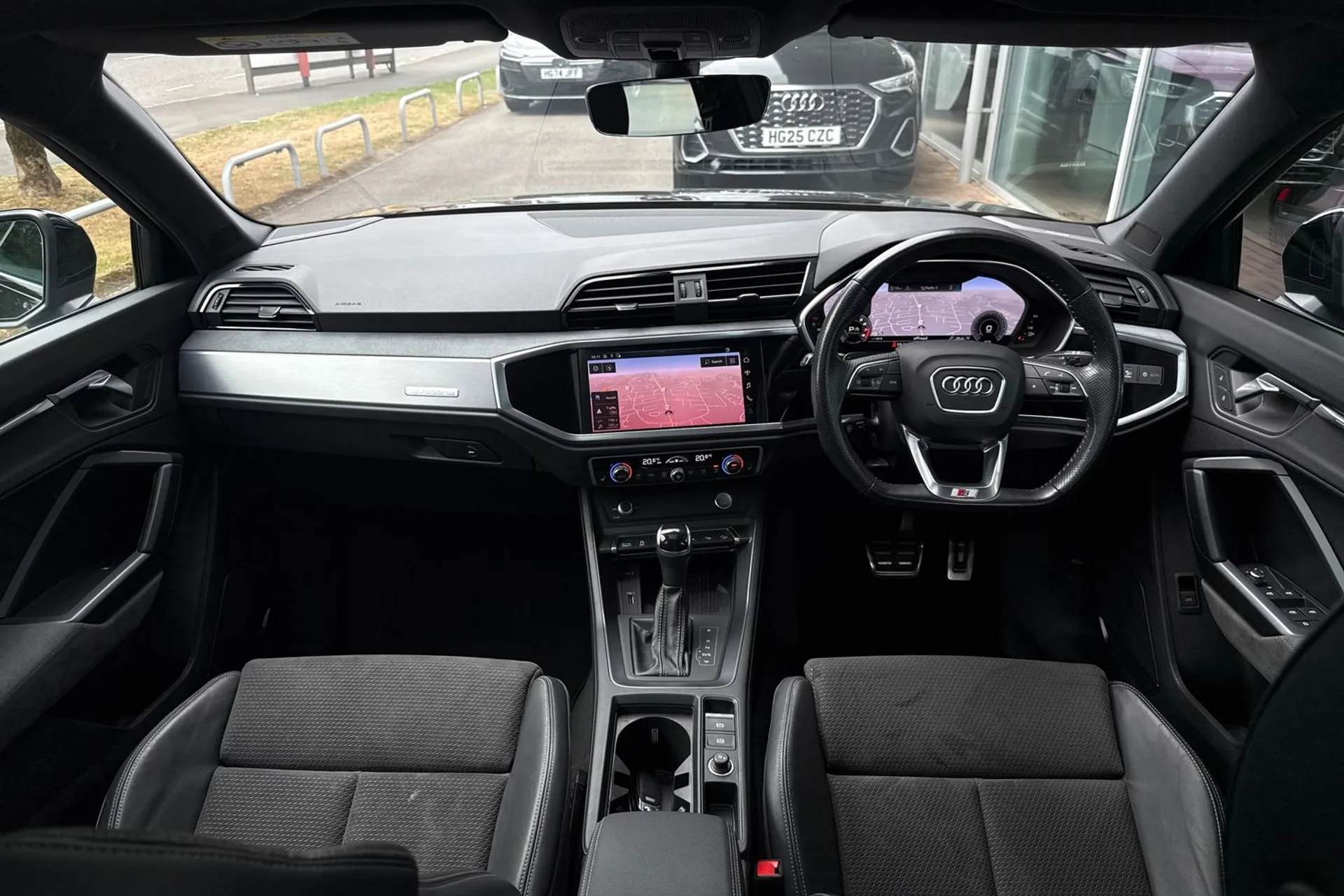 Audi Q3 thumbnail image number 3