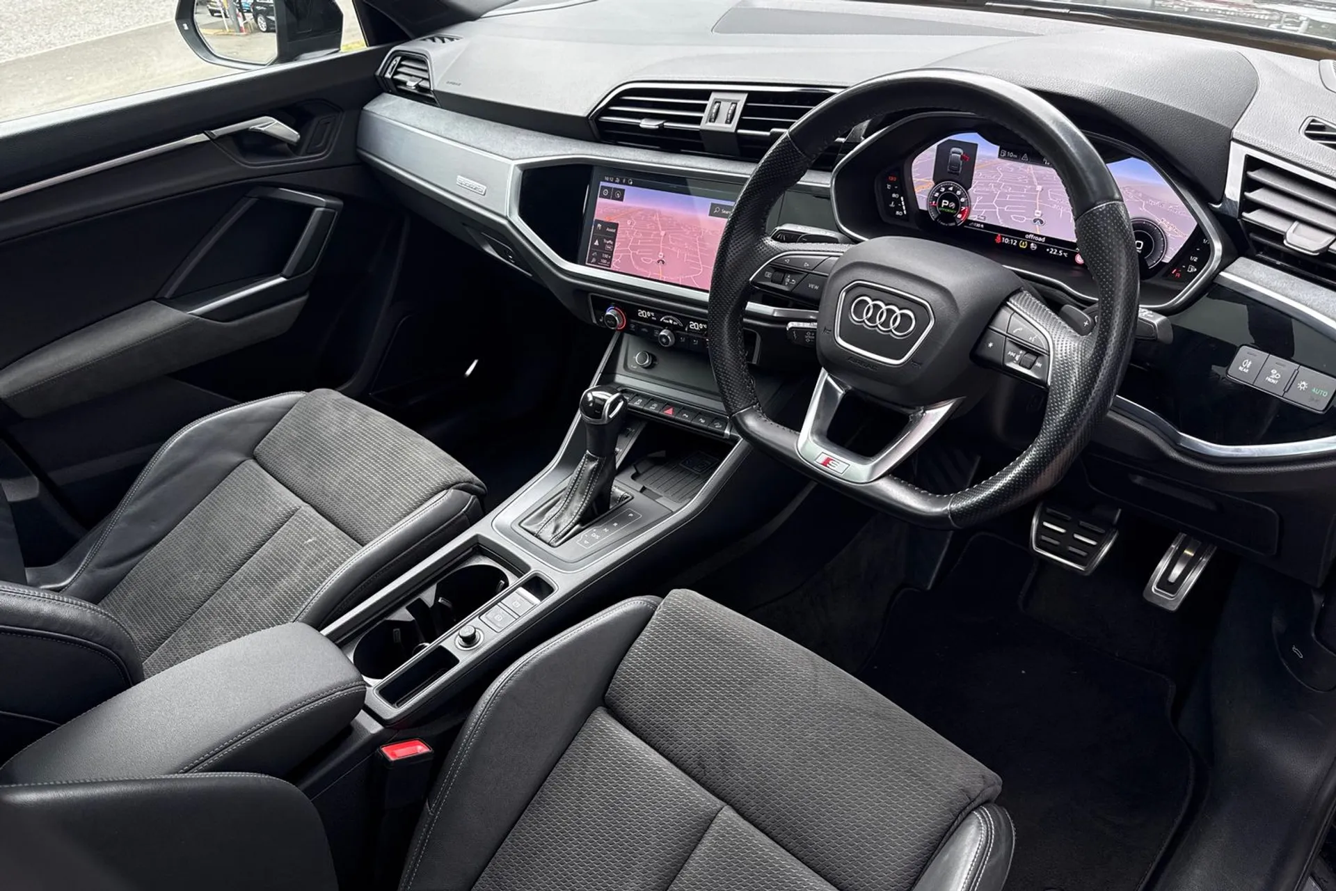 Audi Q3 thumbnail image number 7