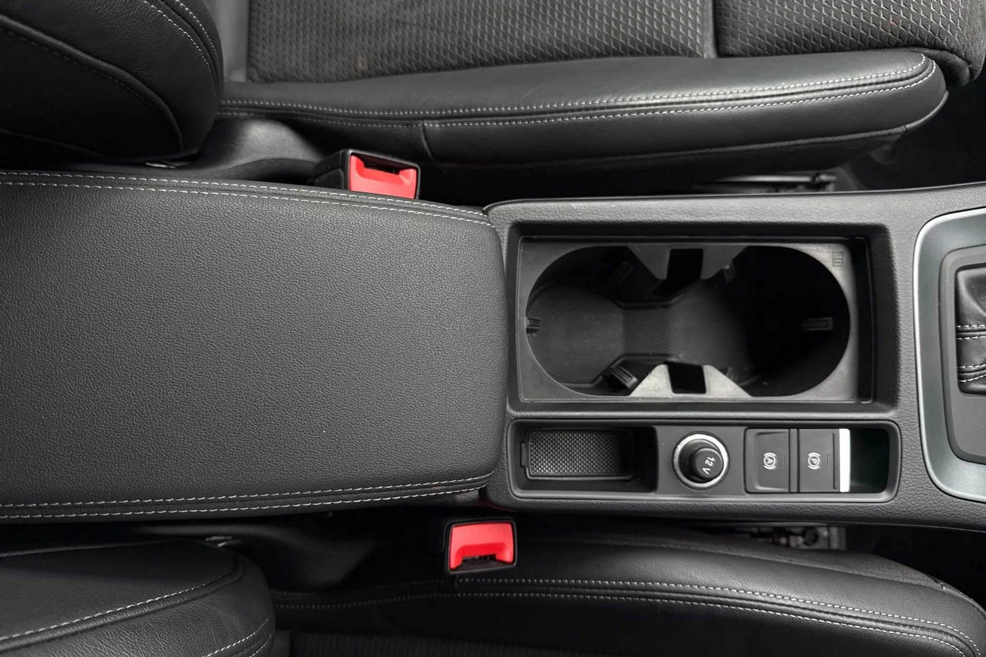 Audi Q3 thumbnail image number 39