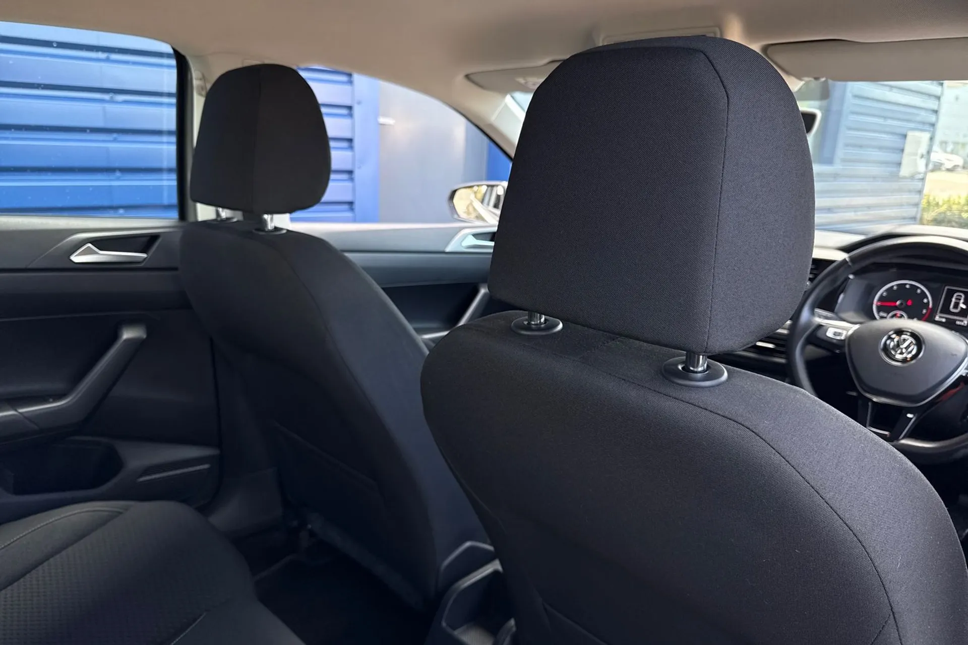 VOLKSWAGEN POLO thumbnail image number 23