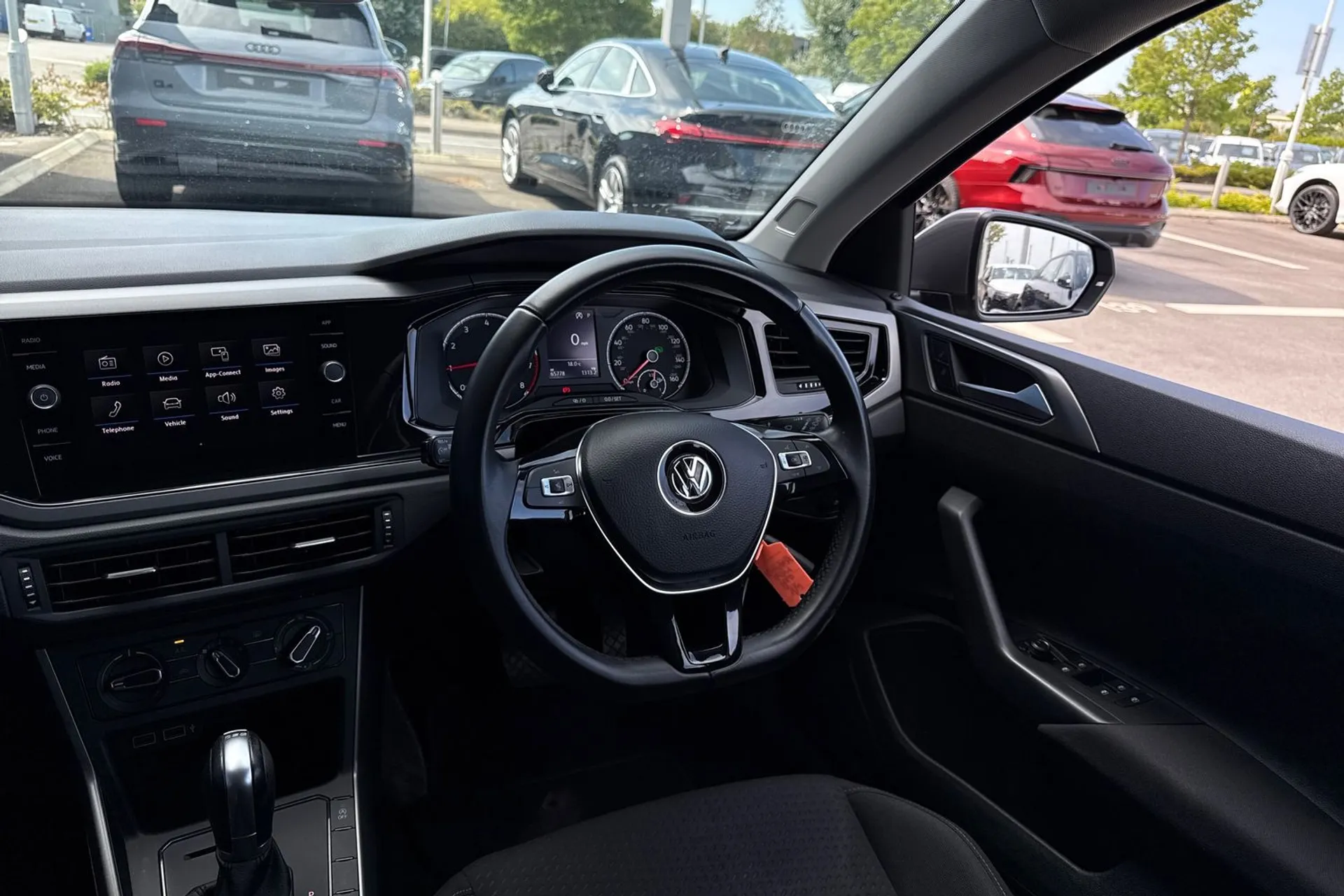 VOLKSWAGEN POLO thumbnail image number 33