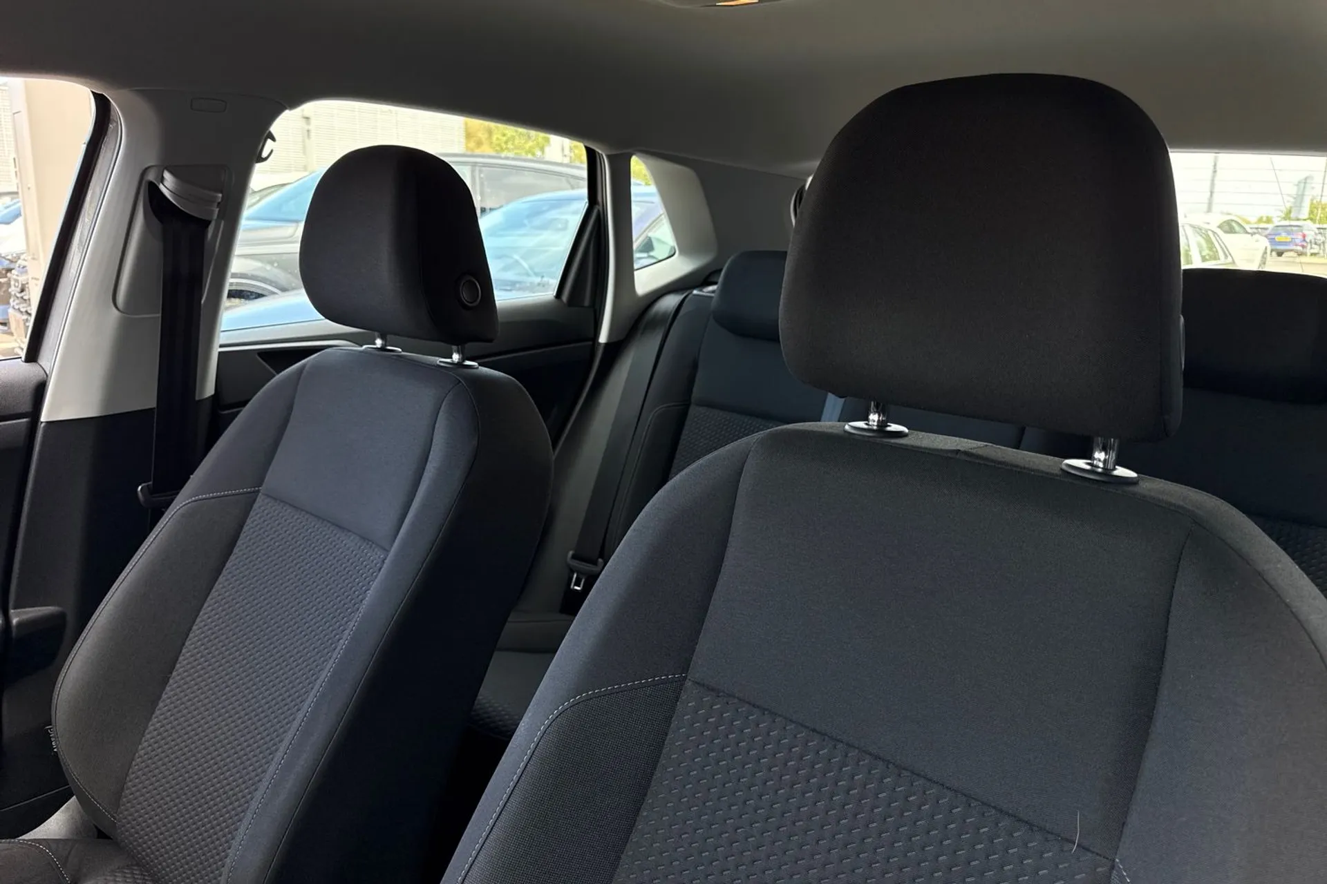 VOLKSWAGEN POLO thumbnail image number 29