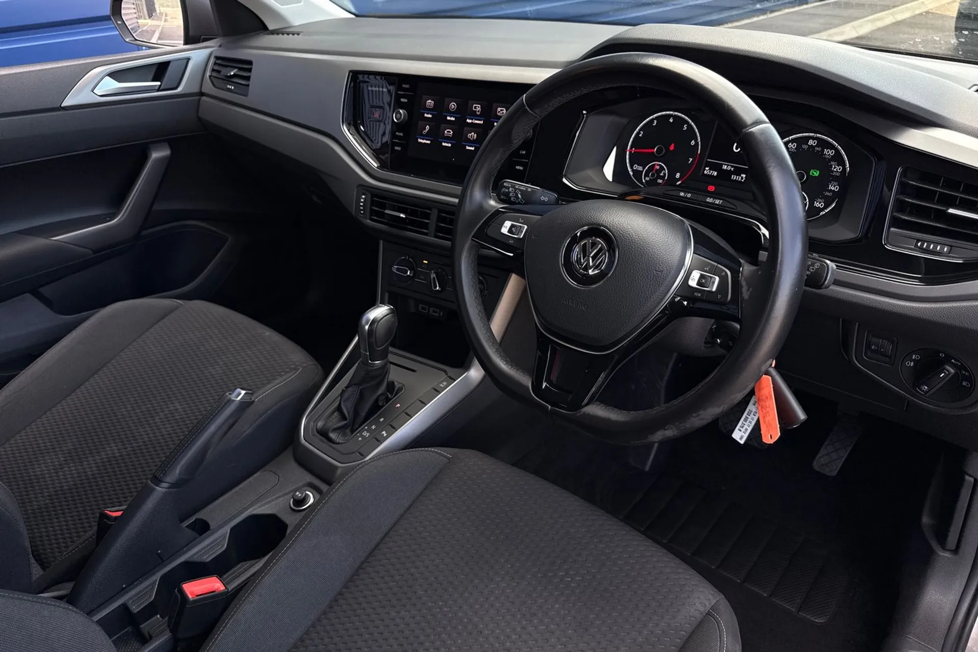 VOLKSWAGEN POLO thumbnail image number 26