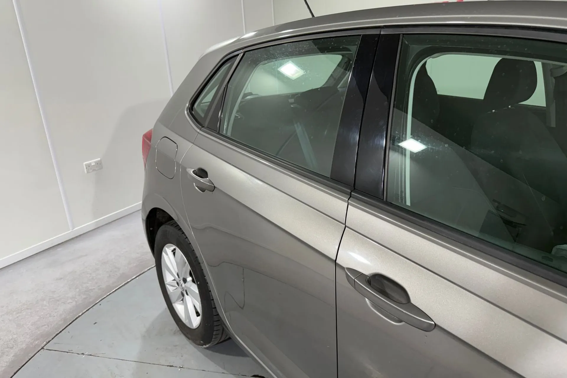 VOLKSWAGEN POLO thumbnail image number 14