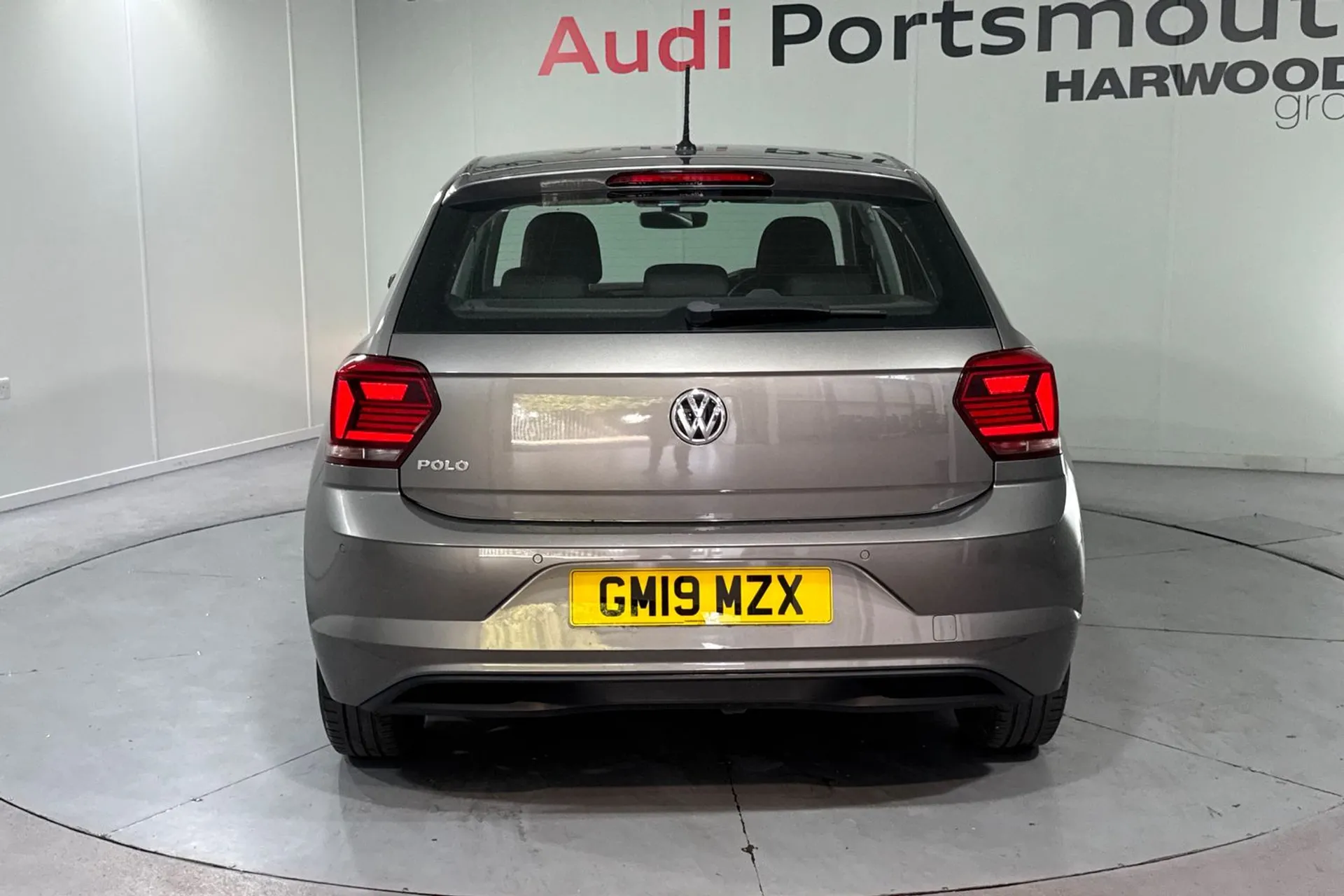 VOLKSWAGEN POLO thumbnail image number 8