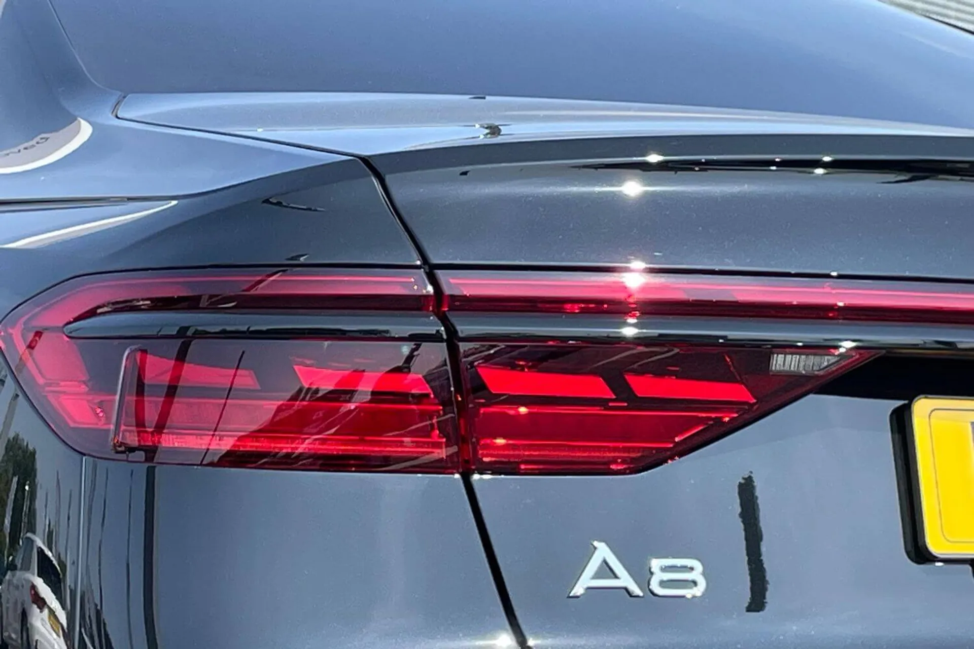 Audi A8 thumbnail image number 9