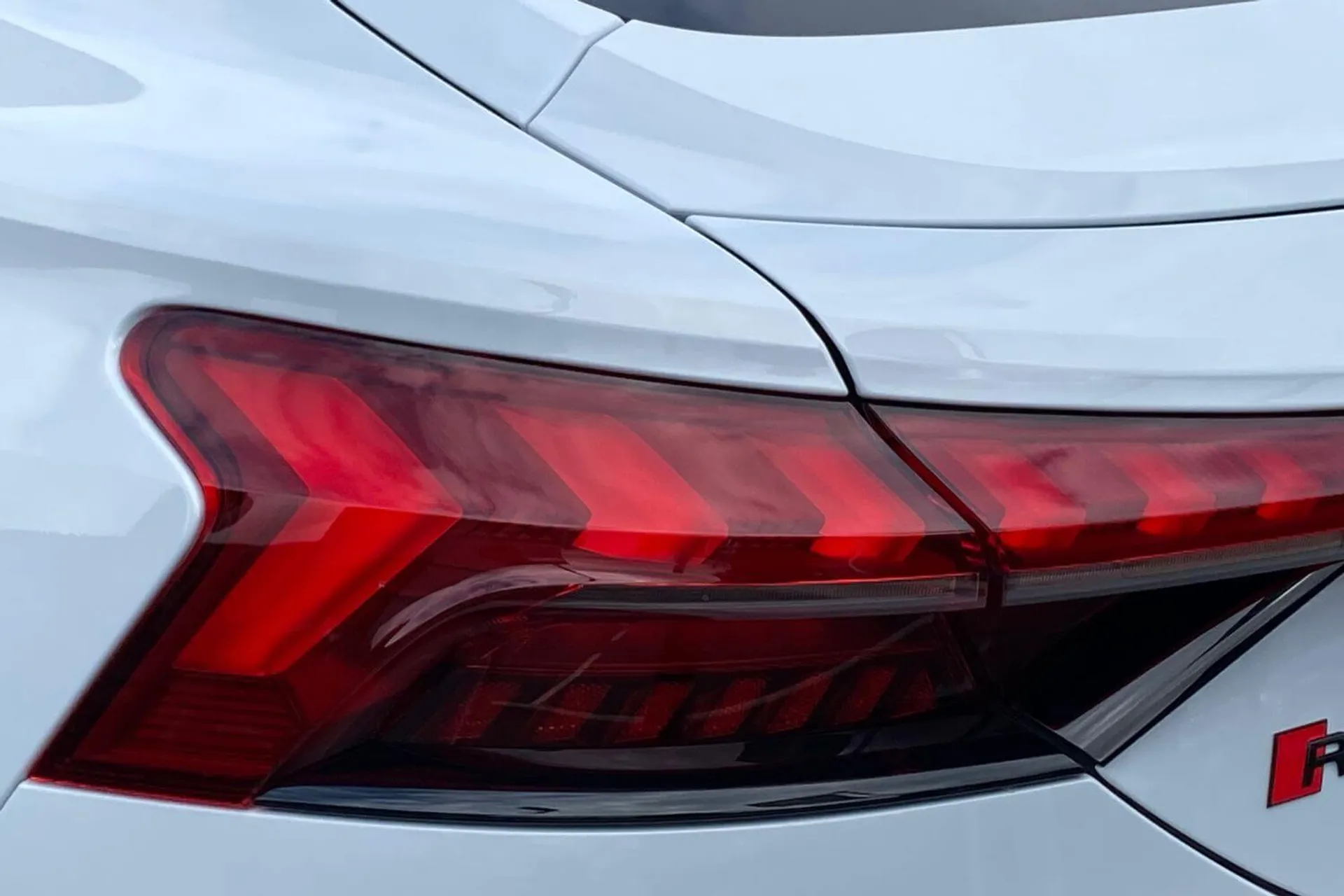 Audi RS e-tron GT thumbnail image number 9